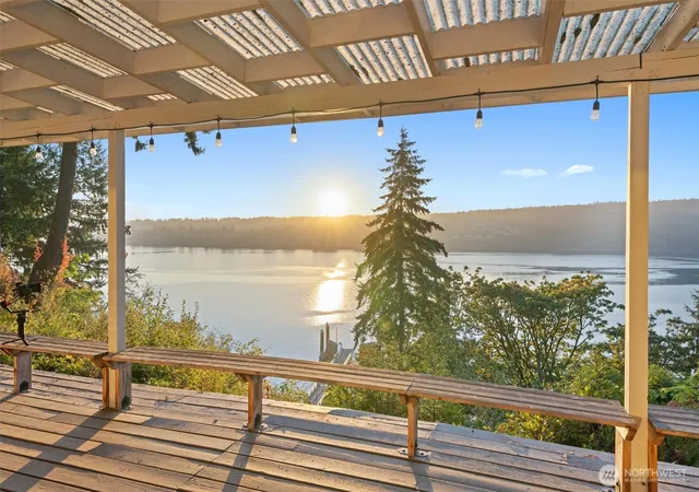 Photo 3 of Single family home for sale at 10325 Morris Blvd #Blvd, Steilacoom, WA 98388 | MLS# NWM2582185 | Listing updated on 2026-09-24