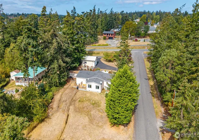 Photo 3 of Manufactured home for sale at 819 Gabrielson Rd, Oak Harbor, WA 98277 | MLS# NWM2582190 | Listing updated on 2026-09-25
