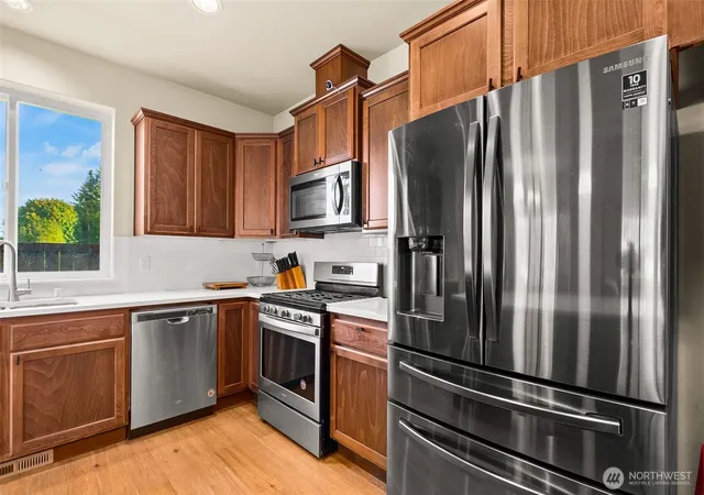 Photo 3 of Single family home for sale at 6221 Lanai St SW, Tumwater, WA 98512 | MLS# NWM2582192 | Listing updated on 2026-09-17