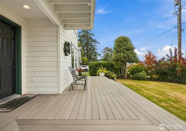 Photo 4 of Sale Pending at 415 5th Street, Mukilteo, WA 98275 | MLS# NWM2582193 | Listing updated on 2026-09-23