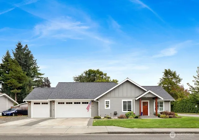 Photo 1 of Single family home for sale at 1200 W Park St, Lynden, WA 98264 | MLS# NWM2582195 | Listing updated on 2026-10-01