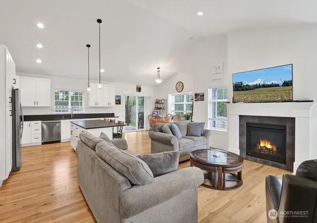 Photo 4 of Single family home for sale at 1200 W Park St, Lynden, WA 98264 | MLS# NWM2582195 | Listing updated on 2026-10-01