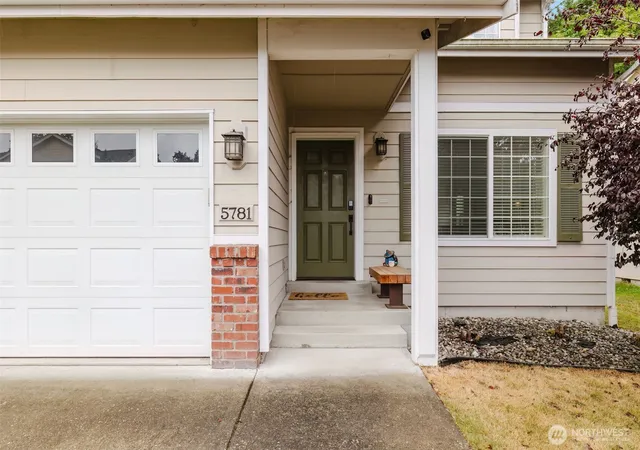 Photo 2 of Sale Pending at 5781 Gateway Ln, Bremerton, WA 98311 | MLS# NWM2582197 | Listing updated on 2026-10-14