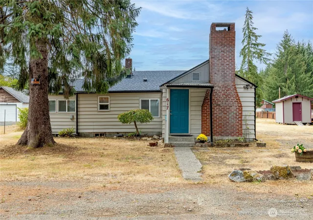 Photo 1 of Single family home for sale at 617 W H St, Shelton, WA 98584 | MLS# NWM2582204 | Listing updated on 2026-09-25