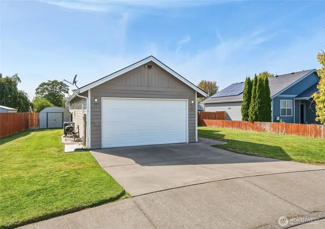 Photo 3 of Single family home for sale at 731 Opp Ct, Walla Walla, WA 99362 | MLS# NWM2582207 | Listing updated on 2026-09-25
