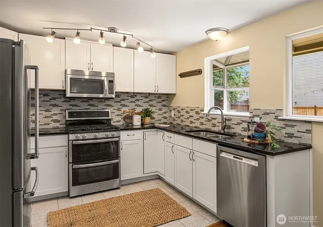 Photo 3 of Single family home for sale at 1008 Logan Rd, Lynnwood, WA 98036 | MLS# NWM2582208 | Listing updated on 2026-09-25