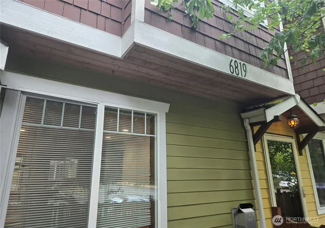 Photo 1 of Townhouse for sale at 6819 Weedin Pl Ne, Seattle, WA 98115 | MLS# NWM2582213 | Listing updated on 2026-09-29