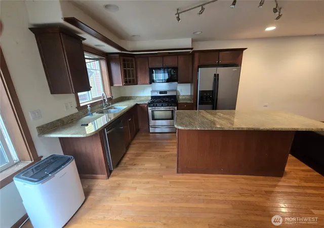 Photo 3 of Townhouse for sale at 6819 Weedin Pl Ne, Seattle, WA 98115 | MLS# NWM2582213 | Listing updated on 2026-09-29