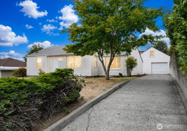 Photo 1 of Sale Pending at 574 Bronson Way Ne, Renton, WA 98056 | MLS# NWM2582216 | Listing updated on 2026-09-26