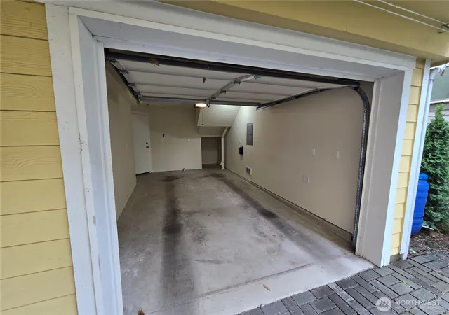 Photo 18 of Townhouse for sale at 5802 Roosevelt Way NE, Seattle, WA 98105 | MLS# NWM2582218 | Listing updated on 2026-10-11