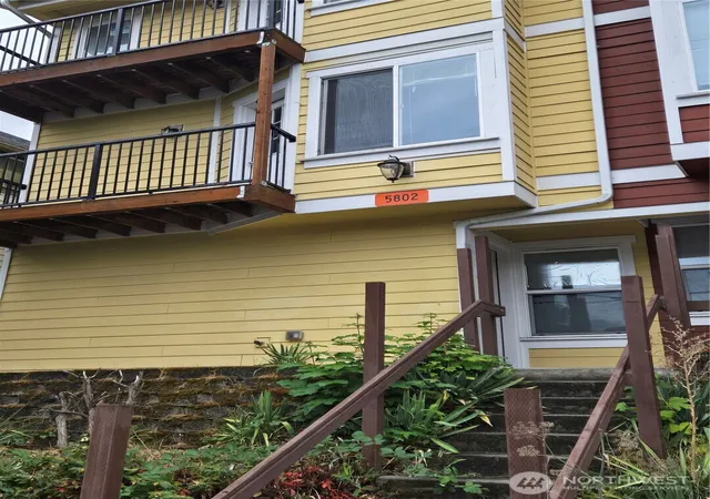 Photo 1 of Townhouse for sale at 5802 Roosevelt Way NE, Seattle, WA 98105 | MLS# NWM2582218 | Listing updated on 2026-09-29