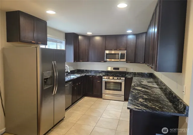 Photo 2 of Townhouse for sale at 5802 Roosevelt Way NE, Seattle, WA 98105 | MLS# NWM2582218 | Listing updated on 2026-09-29