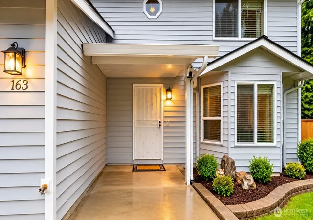 Photo 2 of Single family home for sale at 163 Home Town Dr, Kelso, WA 98626 | MLS# NWM2582220 | Listing updated on 2026-10-16