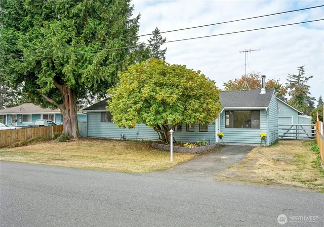Photo 1 of Single family home for sale at 30637 1st Place Sw, Federal Way, WA 98023 | MLS# NWM2582231 | Listing updated on 2026-09-27