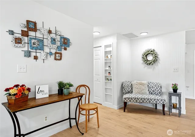 Photo 4 of Condo for sale at 30637 1st Place SW, Federal Way, WA 98023 | MLS# NWM2582231 | Listing updated on 2026-09-27