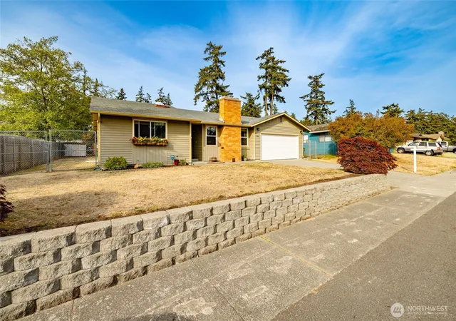 Photo 2 of Single family home for sale at 566 Nw 7th Avenue, Oak Harbor, WA 98277 | MLS# NWM2582241 | Listing updated on 2026-09-25