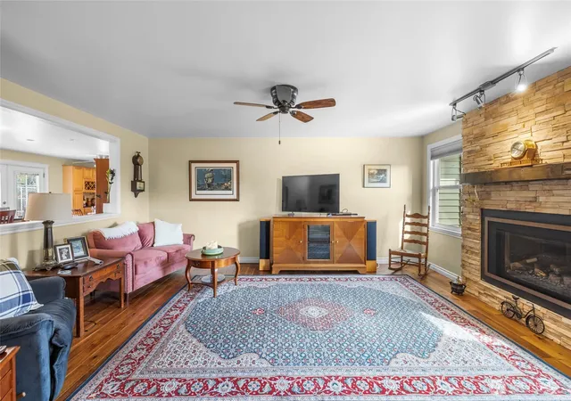 Photo 4 of Single family home for sale at 566 NW 7th Avenue, Oak Harbor, WA 98277 | MLS# NWM2582241 | Listing updated on 2026-09-25