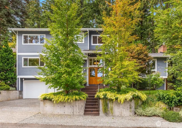Photo 2 of Single family home for sale at 7803 89th Place Se, Mercer Island, WA 98040 | MLS# NWM2582245 | Listing updated on 2026-09-21