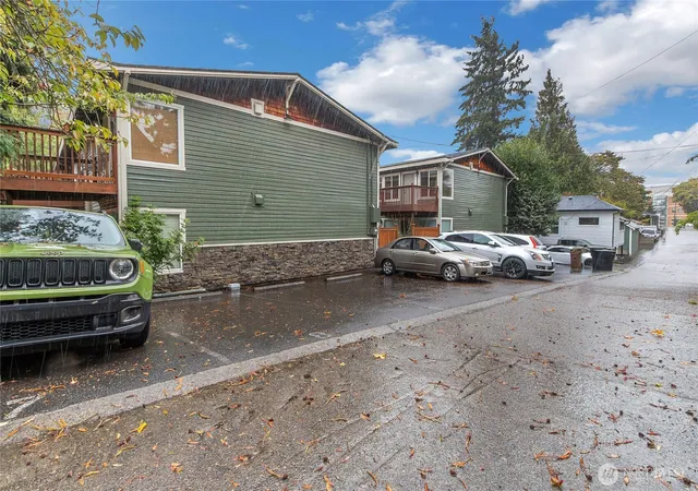 Photo 3 of Condo for sale at 418 N L St #18-8, Tacoma, WA 98403 | MLS# NWM2582246 | Listing updated on 2026-09-27
