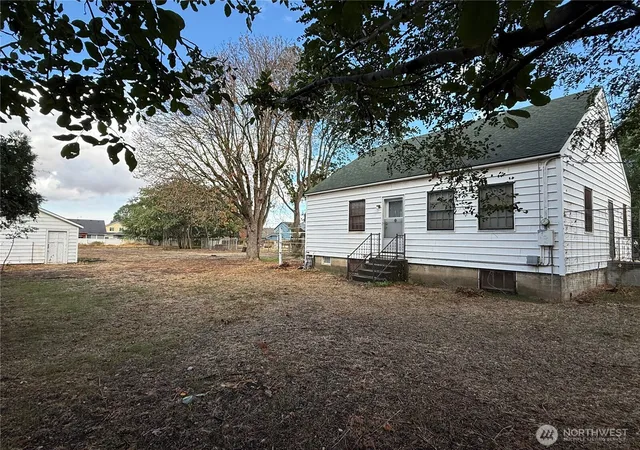 Photo 1 of Single family home for sale at 40 Nw B St, College Place, WA 99324 | MLS# NWM2582250 | Listing updated on 2026-09-26