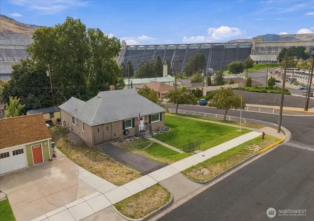 Single family home for sale at 203 Ferry St, Coulee Dam, WA 99116 | MLS# NWM2582251
