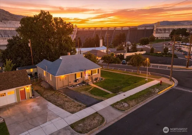 Photo 1 of Single family home for sale at 203 Ferry St, Coulee Dam, WA 99116 | MLS# NWM2582251 | Listing updated on 2026-09-21