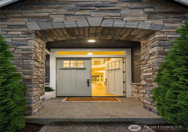 Photo 3 of Sale Pending at 2025 211th Avenue Ne, Sammamish, WA 98074 | MLS# NWM2582252 | Listing updated on 2026-09-23