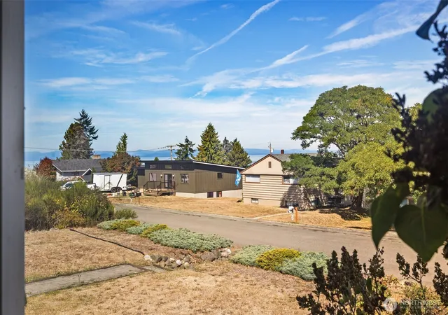 Photo 3 of Single family home for sale at 1616 E 7th Street, Port Angeles, WA 98363 | MLS# NWM2582254 | Listing updated on 2026-09-26