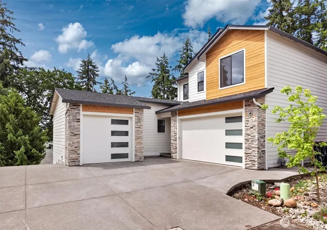 Photo 1 of Single family home for sale at 10711 Southeast 13th Cir, Vancouver, WA 98664 | MLS# NWM2582260 | Listing updated on 2026-09-25