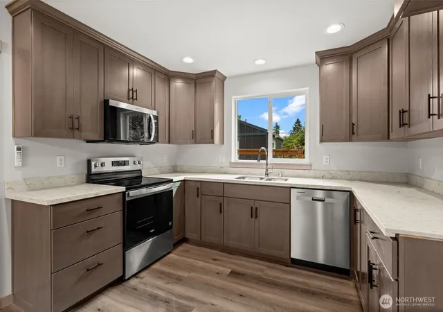 Photo 4 of Single family home for sale at 939 E 61st Street, Tacoma, WA 98404 | MLS# NWM2582265 | Listing updated on 2026-09-22