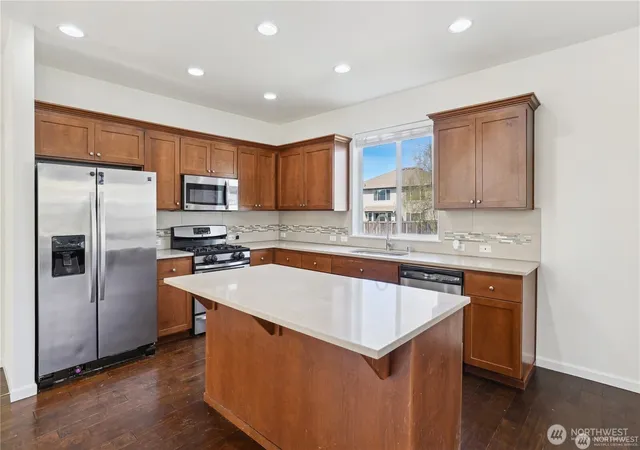 Photo 4 of Single family home for sale at 18404 97th Avenue Ct E, Puyallup, WA 98375 | MLS# NWM2582268 | Listing updated on 2026-09-18