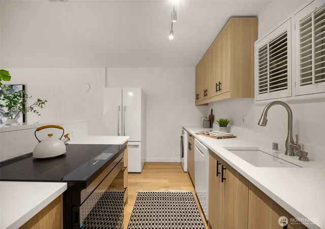 Photo 3 of Condo for sale at 632 13th Avenue E #12, Seattle, WA 98112 | MLS# NWM2582270 | Listing updated on 2026-10-01