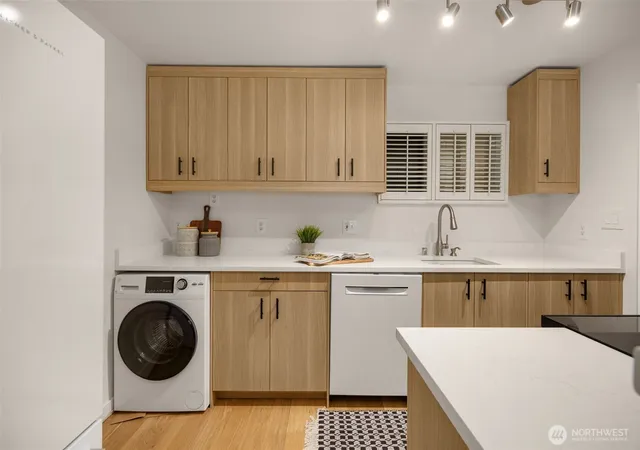 Photo 3 of Condo for sale at 632 13th Avenue E #12, Seattle, WA 98112 | MLS# NWM2582270 | Listing updated on 2026-10-01