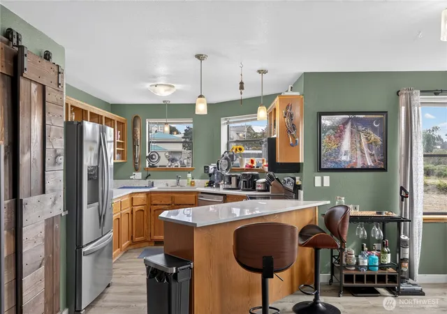 Photo 4 of Condo for sale at 651 SE Bayshore Dr #A101, Oak Harbor, WA 98277 | MLS# NWM2582291 | Listing updated on 2026-09-28