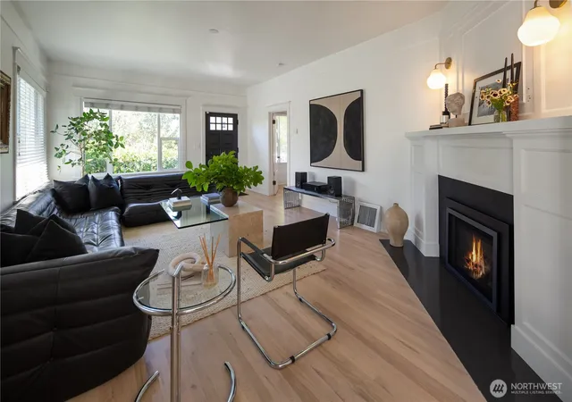Photo 3 of Single family home for sale at 716 32nd Avenue, Seattle, WA 98122 | MLS# NWM2582322 | Listing updated on 2026-10-01