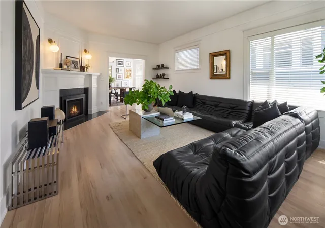 Photo 3 of Single family home for sale at 716 32nd Avenue, Seattle, WA 98122 | MLS# NWM2582322 | Listing updated on 2026-10-01