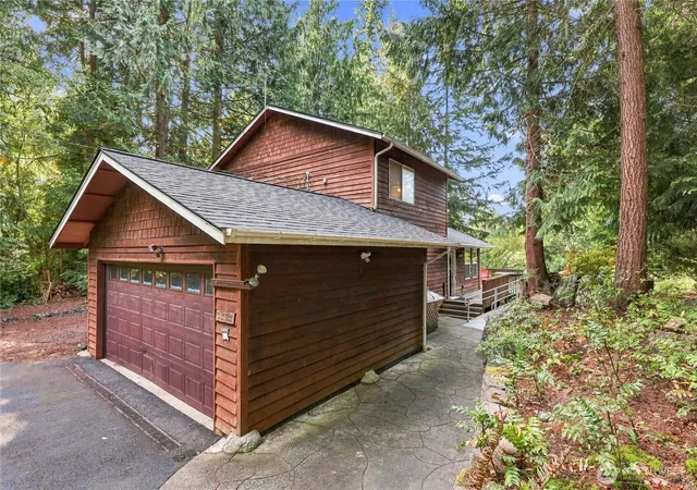 Photo 3 of Single family home for sale at 5921 Cedar Ct, Hansville, WA 98340 | MLS# NWM2582338 | Listing updated on 2026-09-23