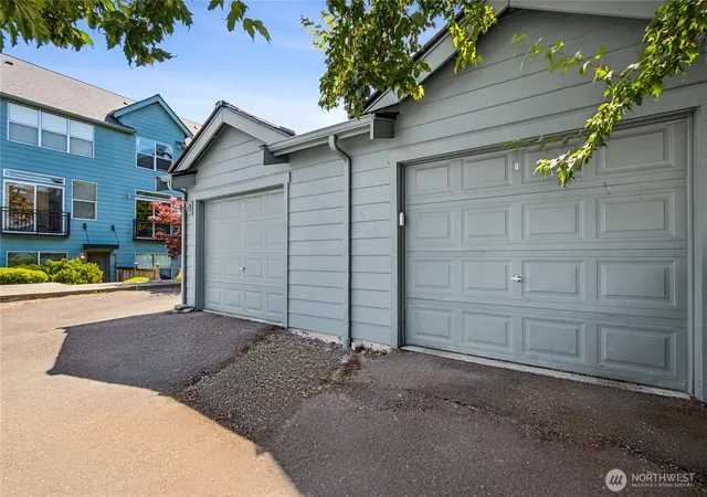 Photo 2 of Sale Pending at 2804 S Columbian Way, Seattle, WA 98108 | MLS# NWM2582345 | Listing updated on 2026-09-25