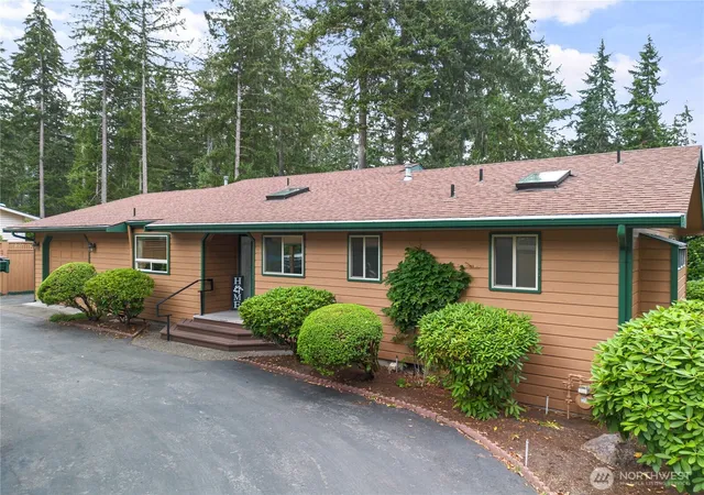 Photo 1 of Single family home for sale at 281 E Saint Andrews Dr, Shelton, WA 98584 | MLS# NWM2582347 | Listing updated on 2026-09-25