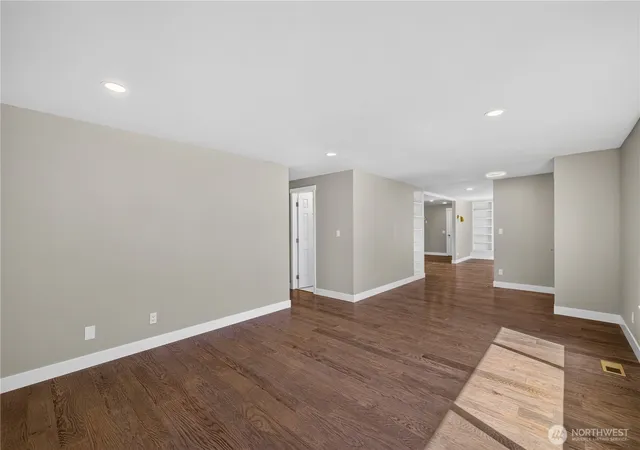 Photo 4 of Single family home for sale at 1550 NE 8th Avenue, Oak Harbor, WA 98277 | MLS# NWM2582353 | Listing updated on 2026-09-29