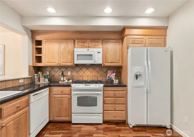 Photo 4 of Condo for sale at 4535 Providence Point Pl SE #102, Issaquah, WA 98029 | MLS# NWM2582358 | Listing updated on 2026-09-17