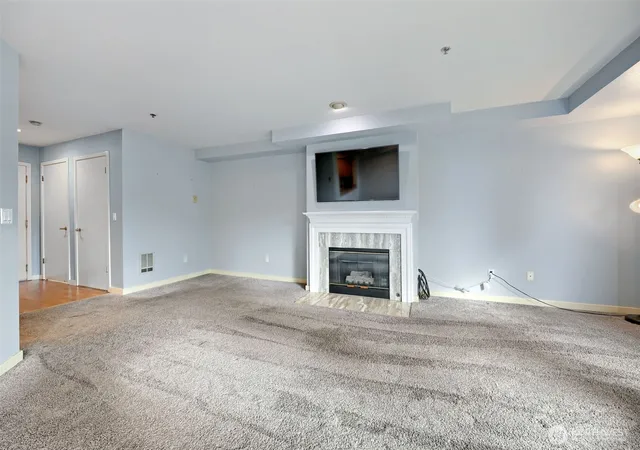 Photo 4 of Condo for sale at 701 Galer St #608, Seattle, WA 98109 | MLS# NWM2582364 | Listing updated on 2026-10-01