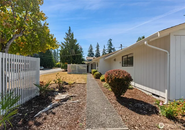 Photo 1 of Single family home for sale at 2104 Se 7th Street, Puyallup, WA 98372 | MLS# NWM2582377 | Listing updated on 2026-09-25