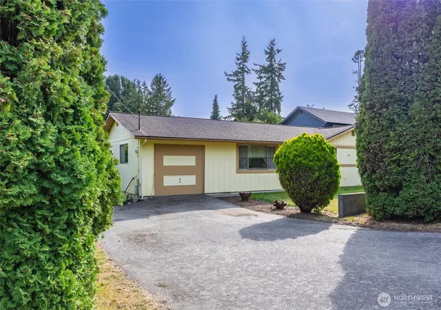 Photo 3 of Single family home for sale at 2120 Knox Ave, Bellingham, WA 98225 | MLS# NWM2582382 | Listing updated on 2026-09-23