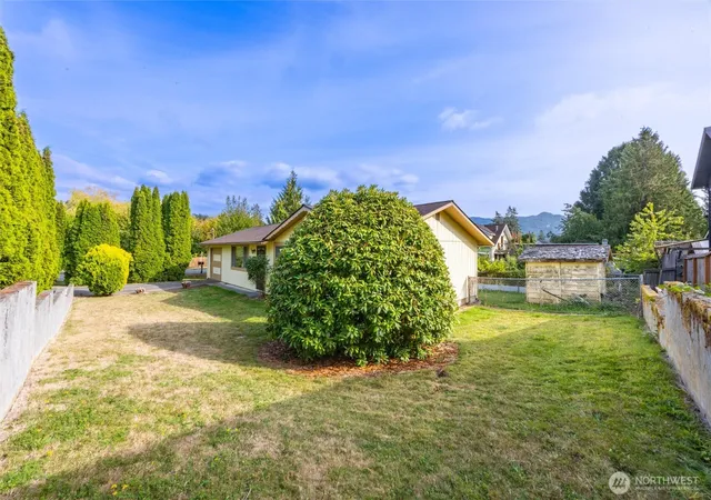 Photo 4 of Single family home for sale at 2120 Knox Ave, Bellingham, WA 98225 | MLS# NWM2582382 | Listing updated on 2026-09-23