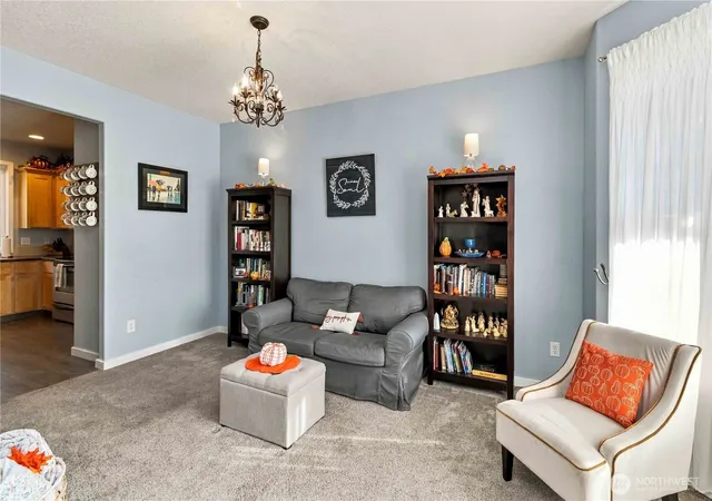 Photo 4 of Single family home for sale at 929 Edinburgh Ct, Kelso, WA 98626 | MLS# NWM2582398 | Listing updated on 2026-09-30