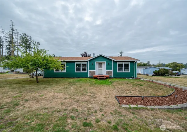 Photo 3 of Manufactured home for sale at 1105 Paul Ave, Oak Harbor, WA 98277 | MLS# NWM2582405 | Listing updated on 2026-09-26