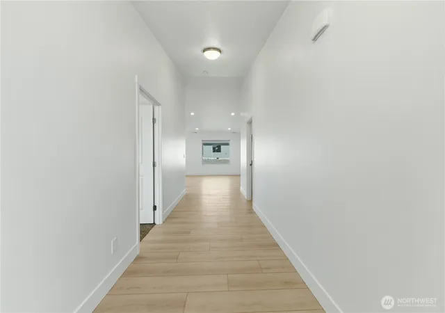 Photo 1 of Single family home for sale at 321 N Lessor Loop, Moses Lake, WA 98837 | MLS# NWM2582419 | Listing updated on 2026-09-27