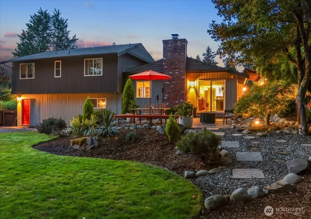 Photo 3 of Sale Pending at 2404 36th Avenue Se, Puyallup, WA 98374 | MLS# NWM2582426 | Listing updated on 2026-09-29