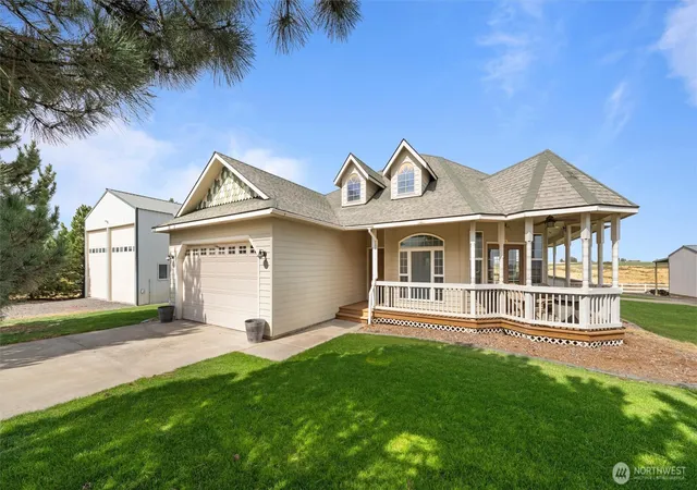 Single family home for sale at 1206 Gardena Crk Rd, Touchet, WA 99360 | MLS# NWM2582427